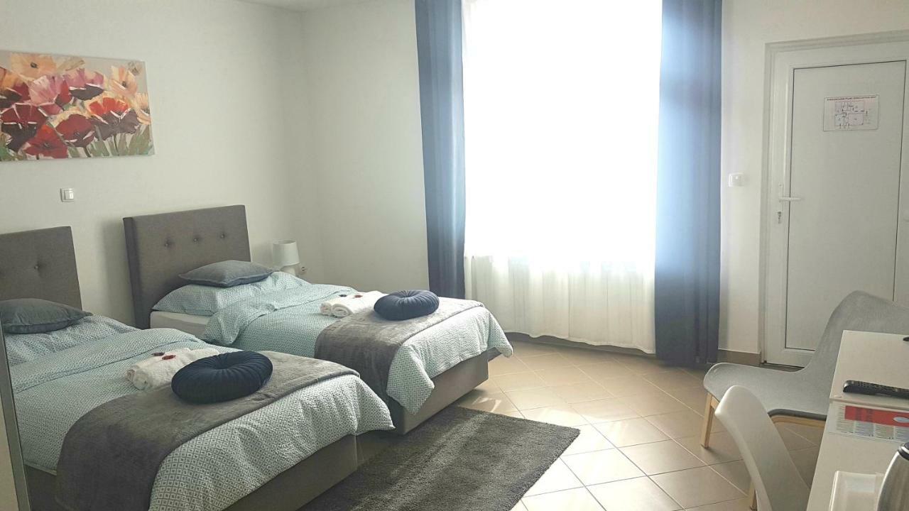 Marko Airport Rooms Велика-Горица Экстерьер фото