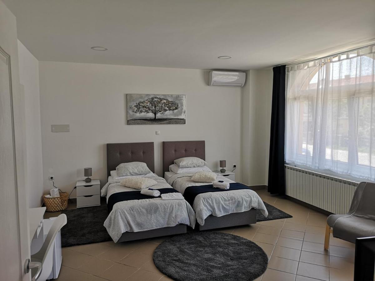 Marko Airport Rooms Велика-Горица Экстерьер фото